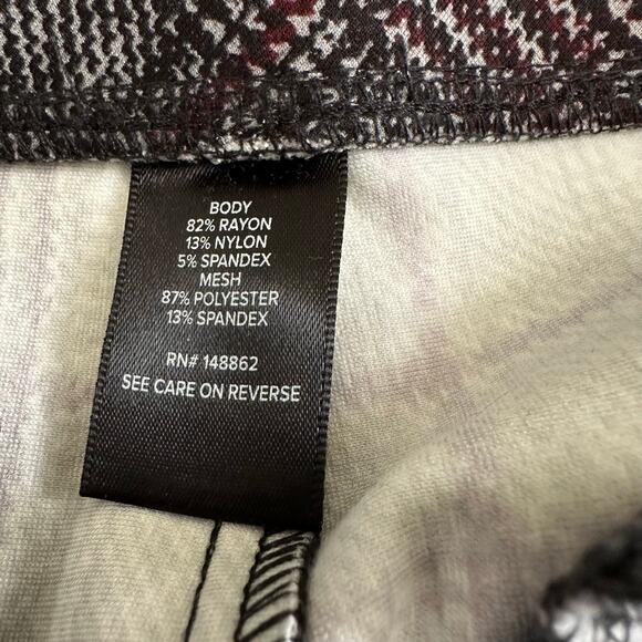 Women's EUC TORRID Pixie Ankle Pants Pull On Black Gray Plaid Career Casual 2X - Picture 6 of 7